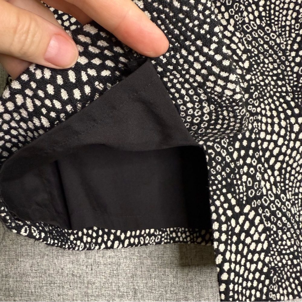Ann Taylor Black and White Textured Pencil Skirt Size 6 - Picture 3 of 5